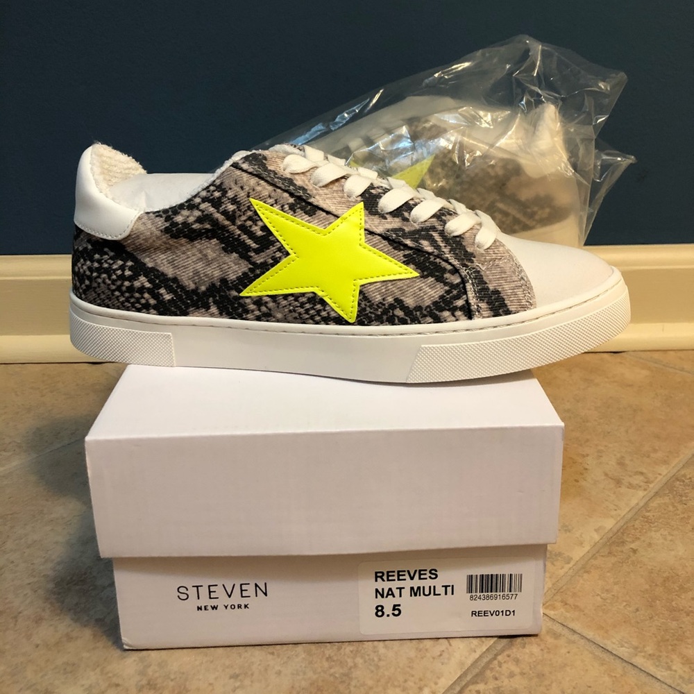 Steve Madden Sneakers